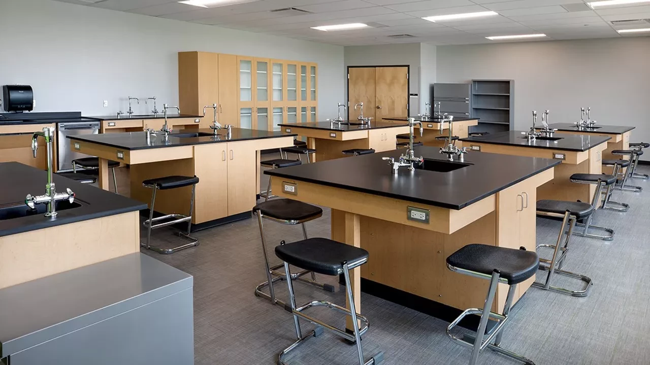 Photo 7 of Eversole Run Middle School