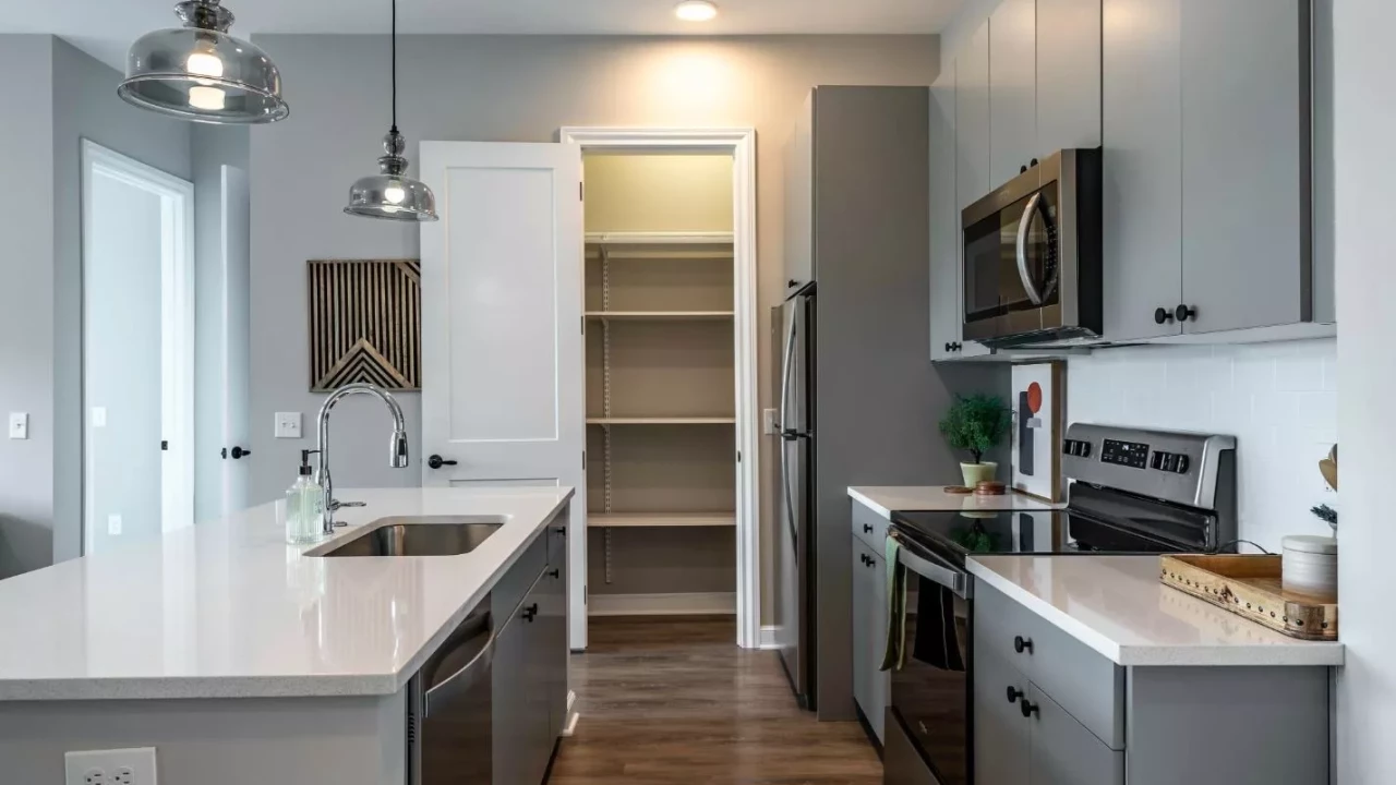 Photo 6 of Southern Station