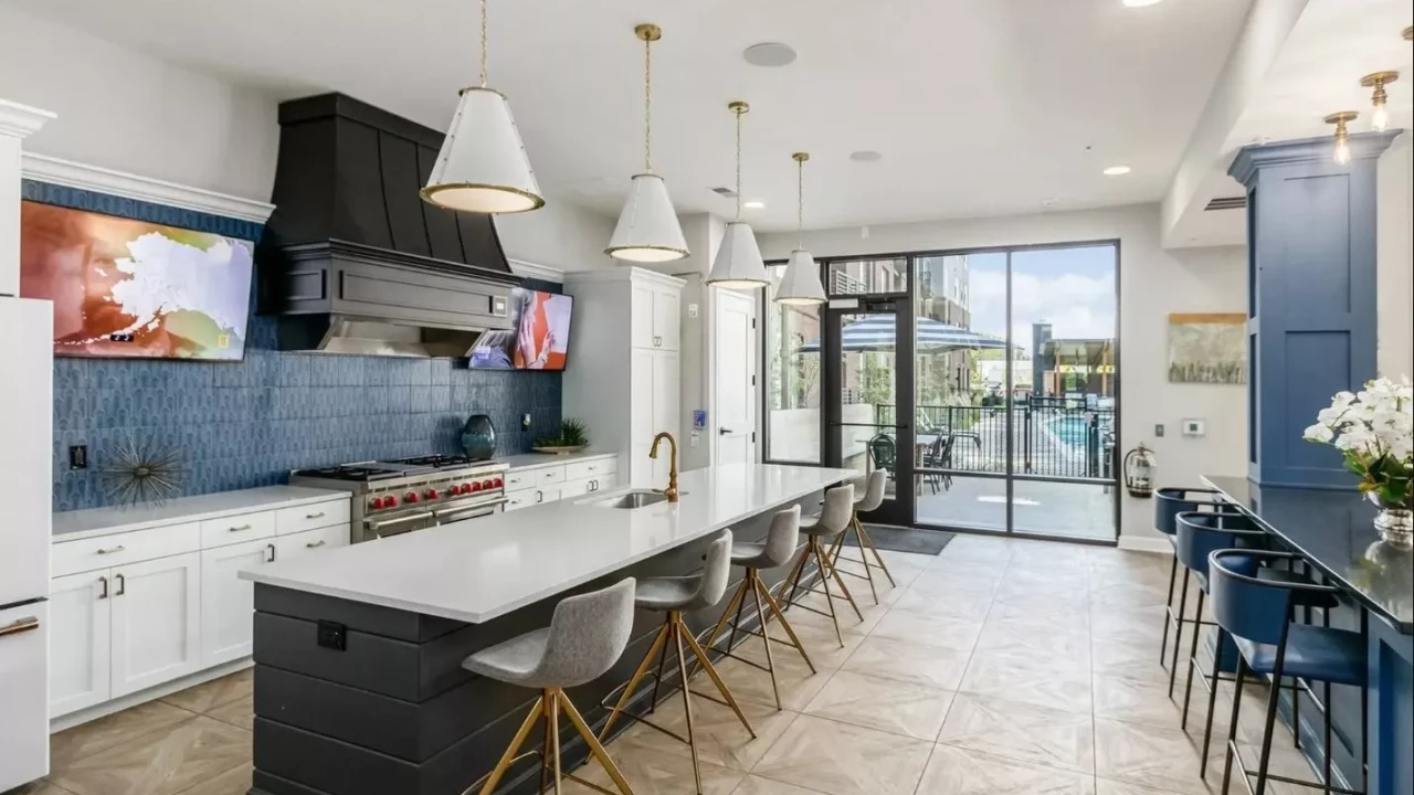 Photo 11 of Southern Station