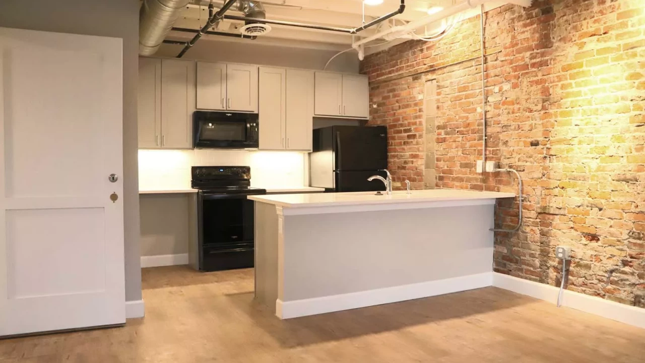 Photo 4 of 162 North Ohio Avenue