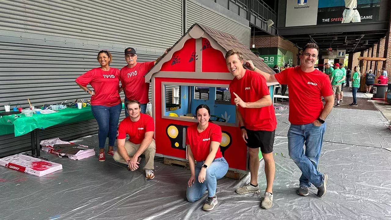 volunteers working for habitat for humanity